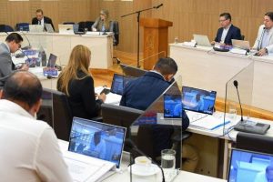 ¿Qué es la “tercera placa” y cómo cambiará el tránsito en Quito