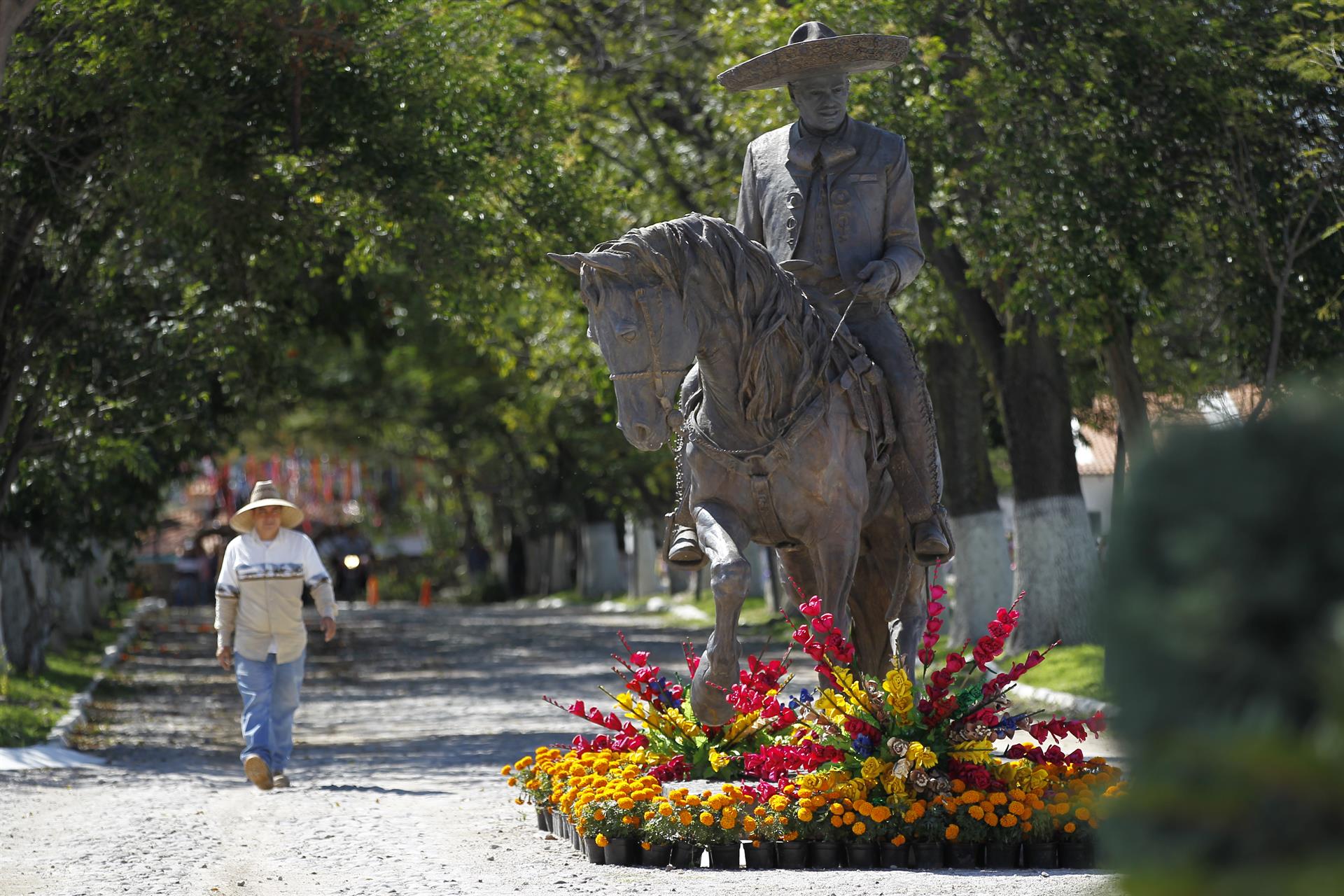 altar de Día de Muertos dedicado al cantante mexicano Vicente Fernández, en el rancho Los Tres Potrillos, en el municipio de Tlajomulco