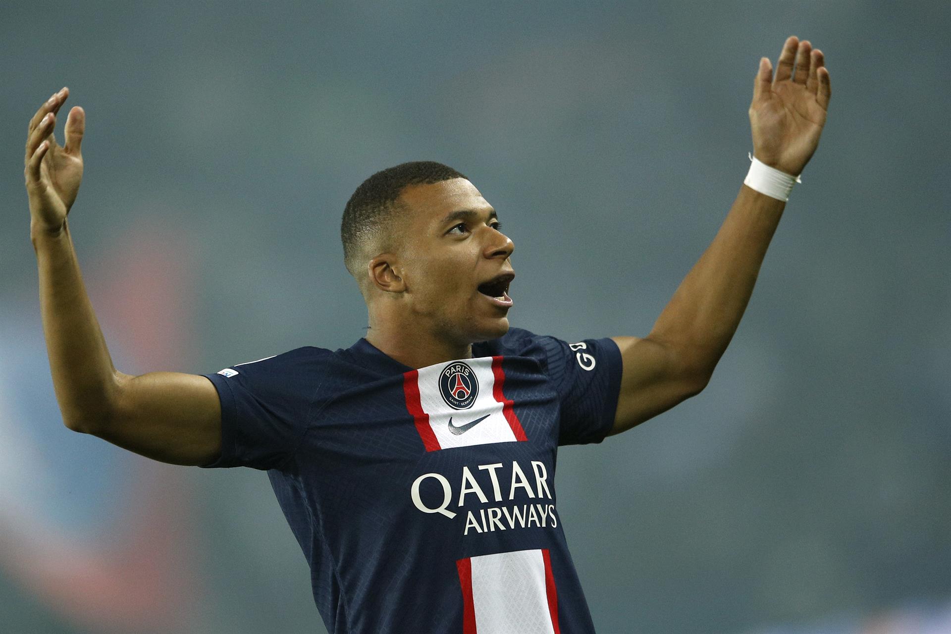 Kylian Mbappé, delantero del París