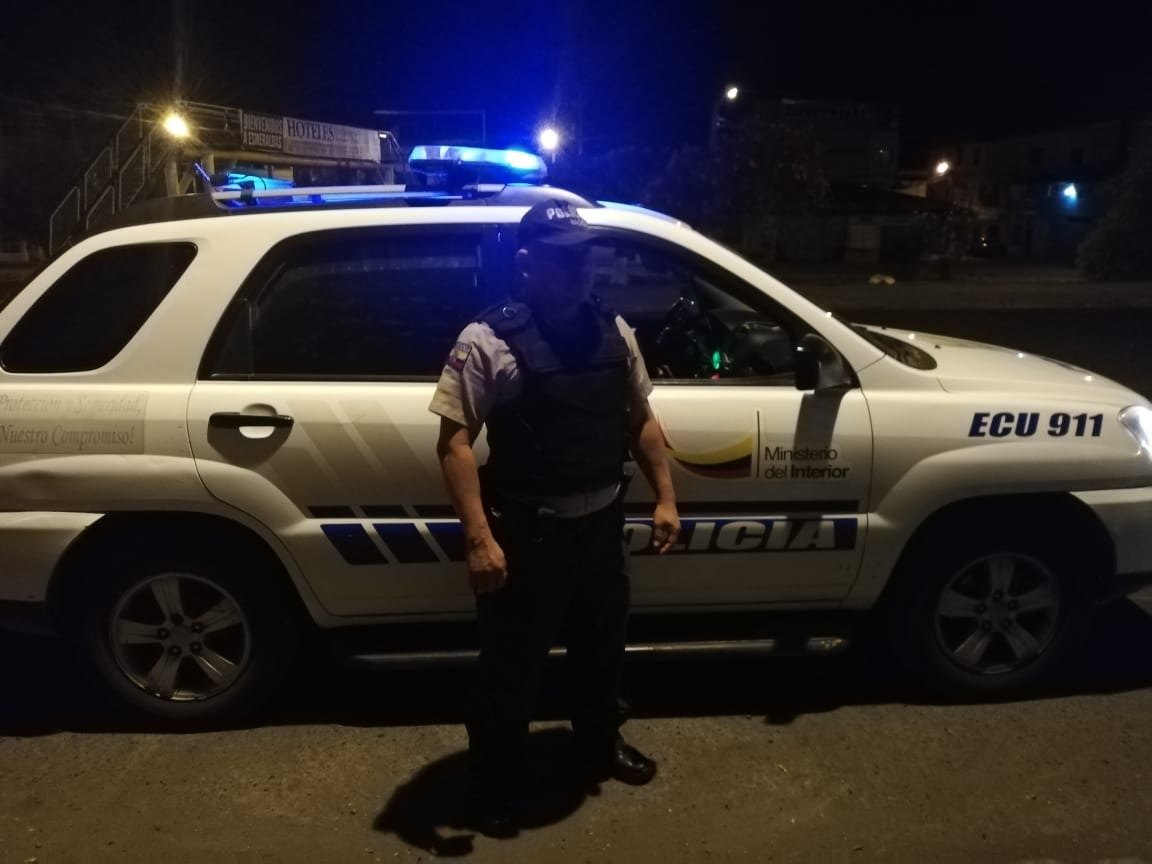 Agentes policiales realizan patrullajes nocturnos en todo el país (Gráfica referencial)