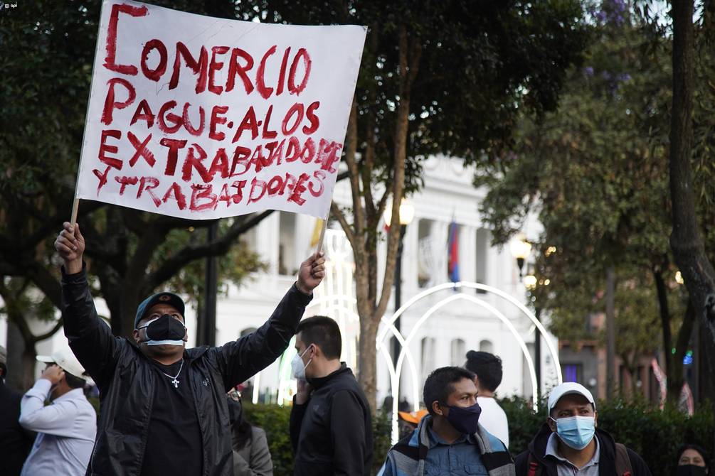 Extrabajadores de diario El Comercio han realizado plantones para exigir se les cancelen sus valores pendientes.