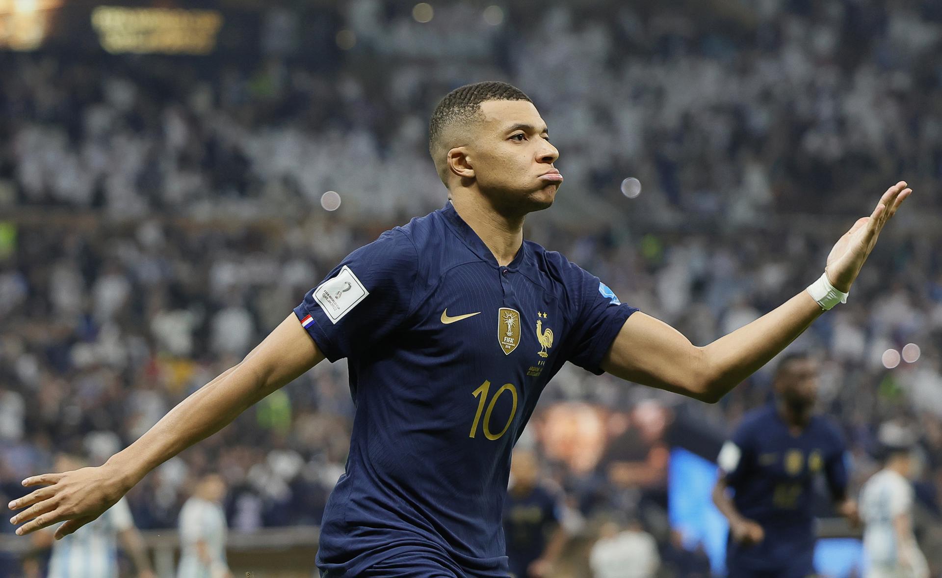 Kylian Mbappe, delantero de Francia se consagró como el máximo goleador del Mundial de Qatar 2022.