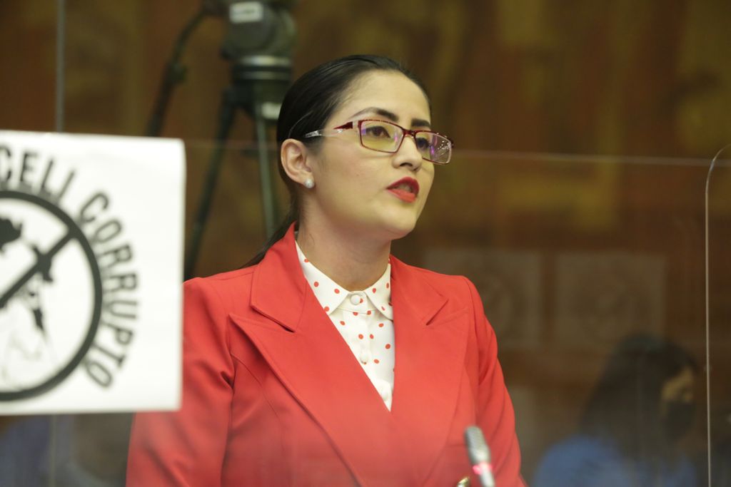 Viviana Veloz denuncia amenaza de la mafia albanesa