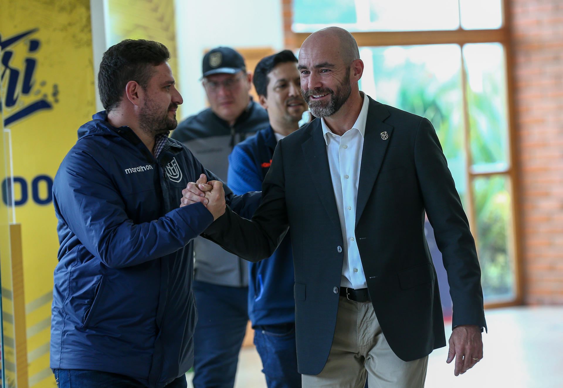 El técnico español Félix Sánchez a su llegada a la Casa de la Selección para su presentación