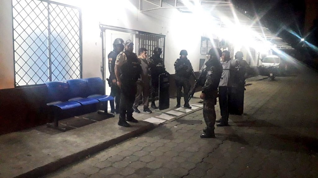 Unidades tácticas de la Policía y de varias provincias llegaron al cantón El Triunfo para brindar seguridad.