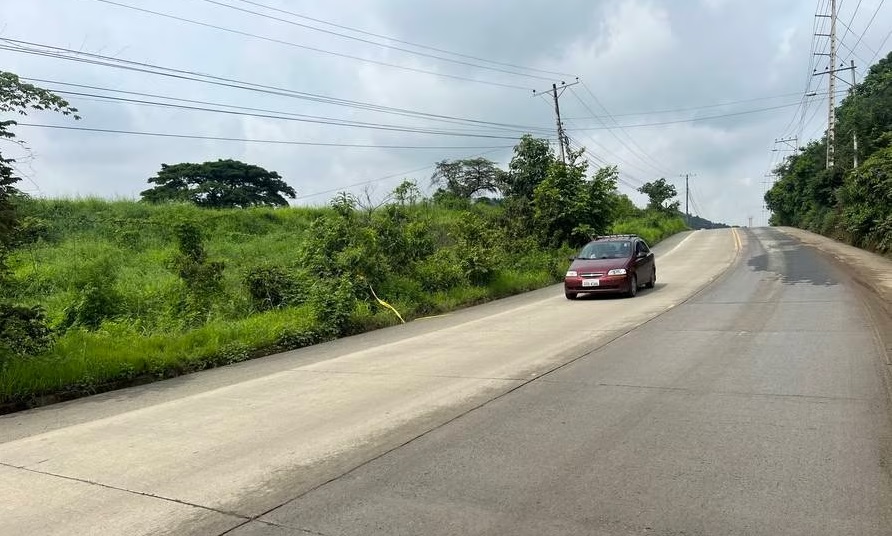 En el ingreso al msector de Villa Bonita fueron acribillados cuatro hombres que se desplazaban dentro de un auto.