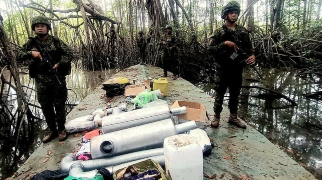 Los tres semisumergibles fueron localizados en una zona cercana a la frontera con Ecuador