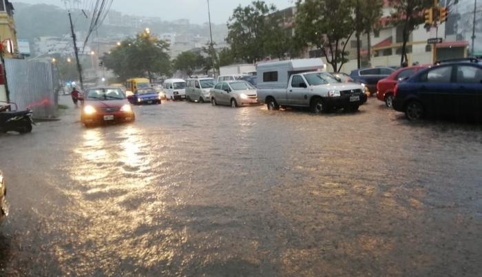 Lluvias fuertes y tormentas eléctricas se prevé se registren en la región Costa, durante este fin de semana.