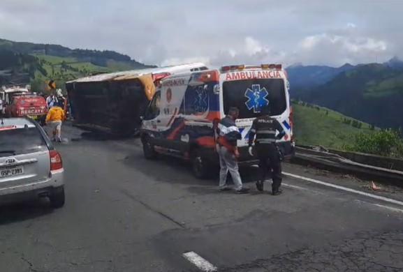 Accidente vía Alóag-Santo Domingo