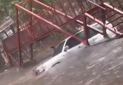 fuerza de la naturaleza se llevó un vehículo