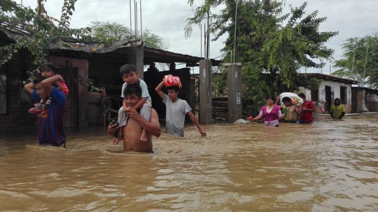 Perú declara estado de emergencia en 18 regiones por el fenómeno 'El Niño'