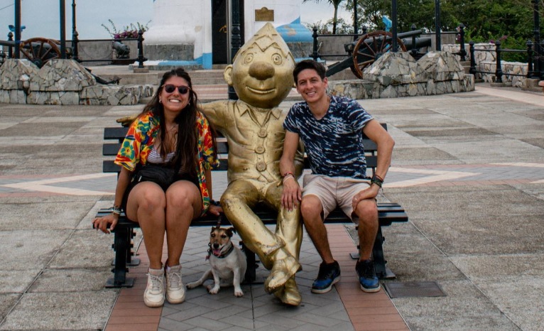La pareja de youtubers del canal 'Darle la Vuelta' recibió un mensaje cuando dijeron que iban a visitar Guayaquil.
