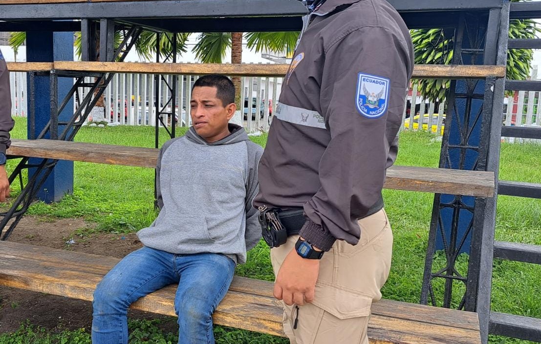 Agentes de la Policía de Santo Domingo detuvieron a un hombre considerado como de alta peligrosidad.