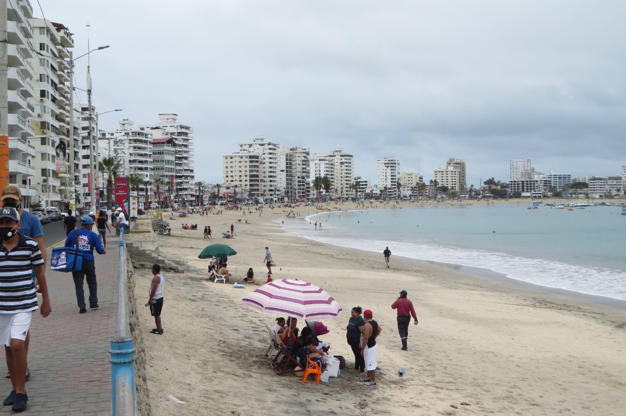 Feriado Ecuador Manta Salinas Playa