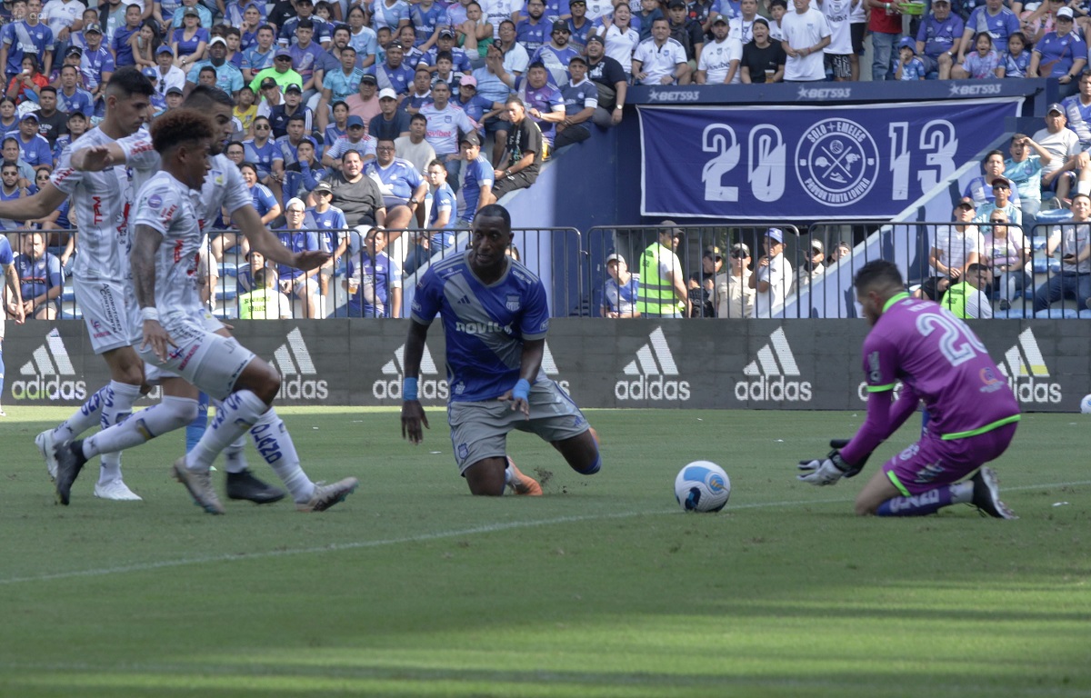 Emelec Delfín