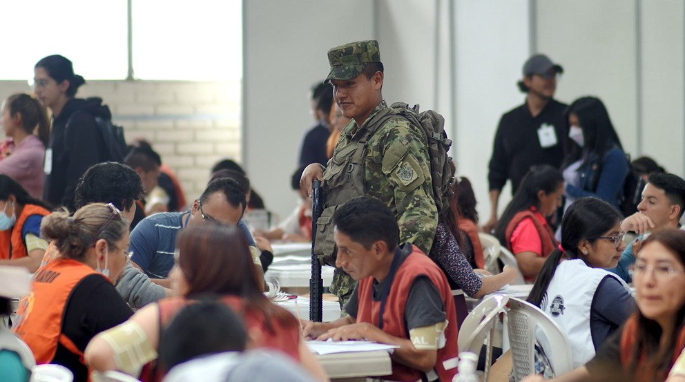 Elecciones Toque de Queda Ecuador Estado de Excepción