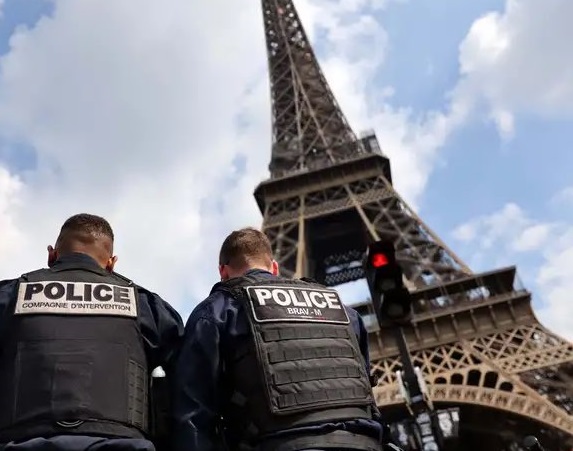 Evacuada la Torre Eiffel por una amenaza de bomba