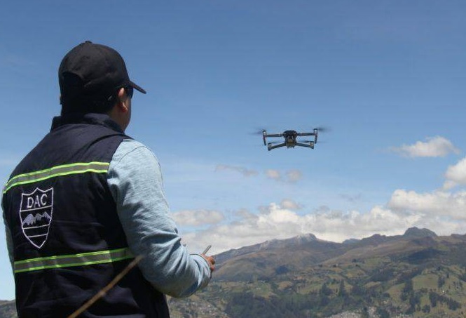 El escuadrón de drones de la Policía Nacional del Ecuador se fomenta con 15 uniformados capacitados en el tema.