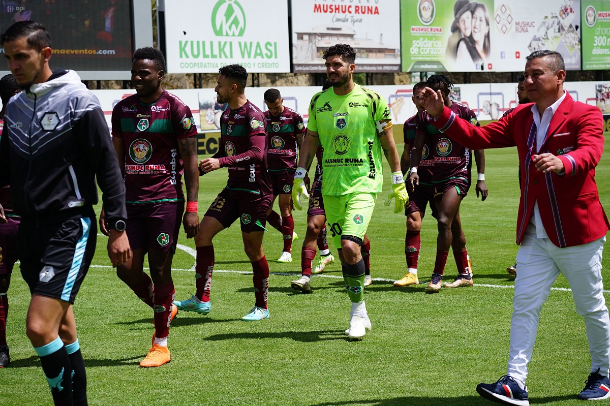 Pinos y Burrai buscan la selección. Se espera nuevo arquero en la selección para las Eliminatorias