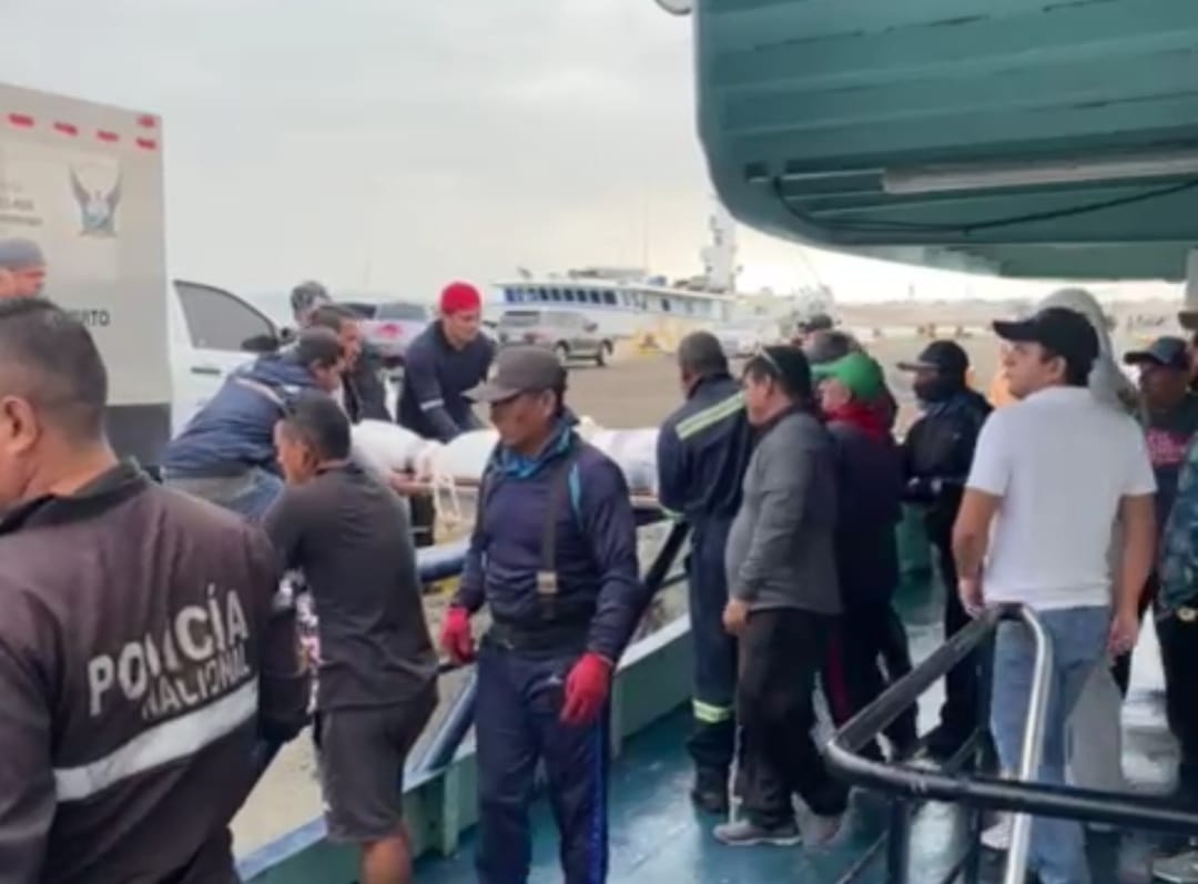 Pescadores fallecdiso en helicóptero llegaron en barco Julia D