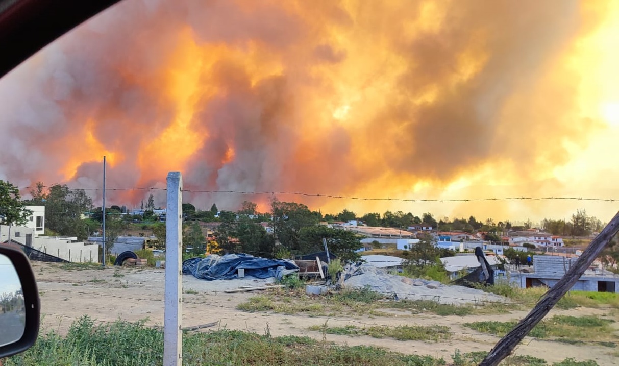 Los incendios forestales no dan tregua y siguen destruyendo cientos de hectáreas en diferentes sectores de Quito.