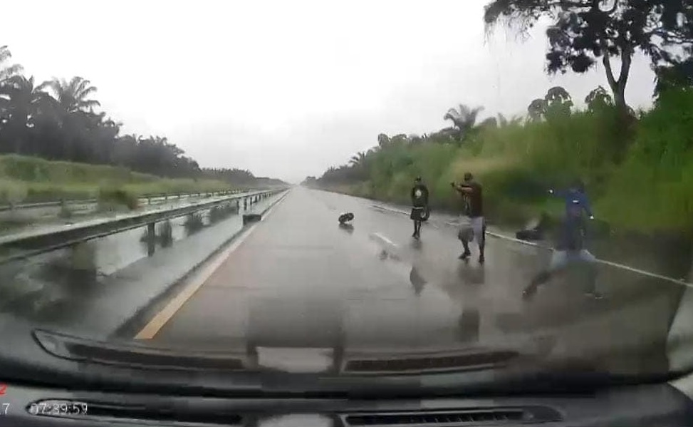 Transportistas pesados de Guayas, Los Ríos, El Oro, Esmeraldas y Carchi anunciaron que paralizarán sus actividades.