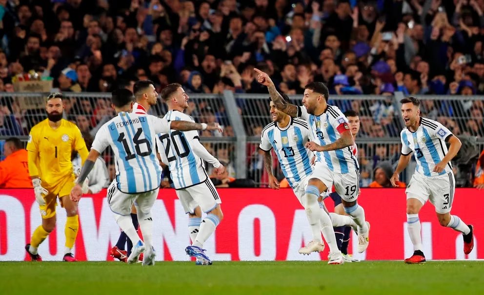 Argentina venció a Paraguay con gol de Otamendi