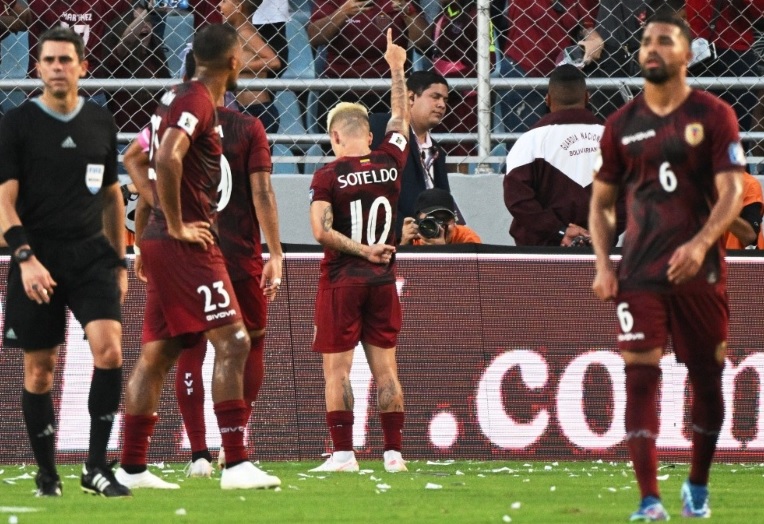 El jugador Jefferson Soteldo se convirtió en la gran figura de la goleada que su selección, Venezuela le propinó a Chile.