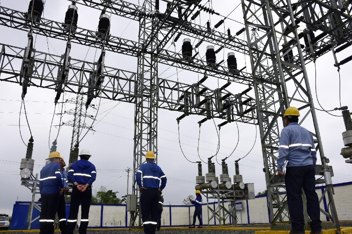 El Ministerio de Energía y Minas declaró la emergencia en el sector eléctrico de Ecuador debido a los bajos caudales de los ríos.