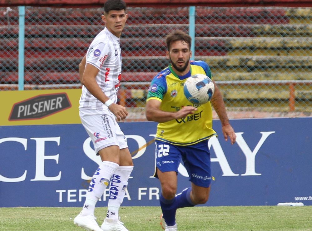 Gualaceo salva un empate 2-2 ante Delfín