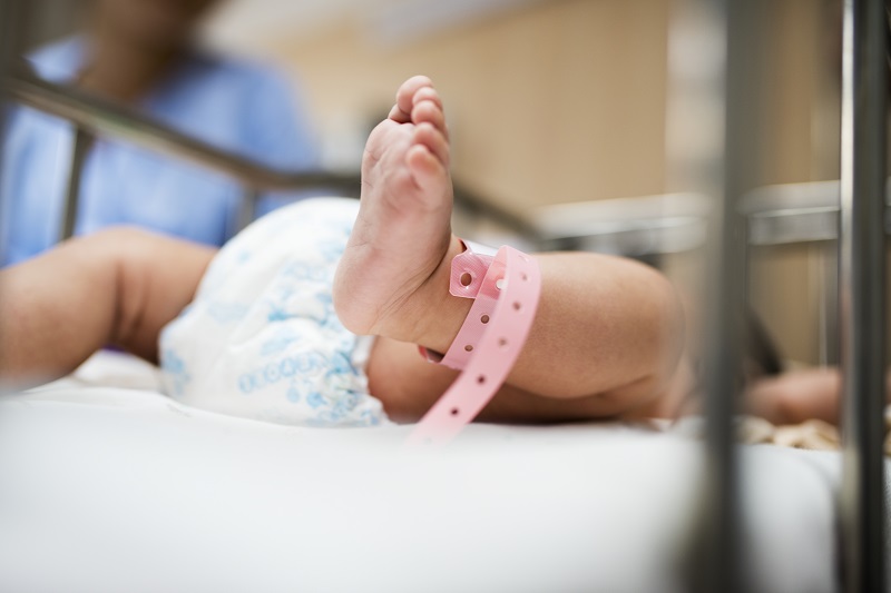 Un bebé fue quemado con agua caliente en un hospital