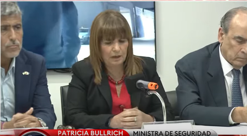 Ministros revelan que familiares de "Fito" habían comprado casa en Argentina y presumen que está en la selva