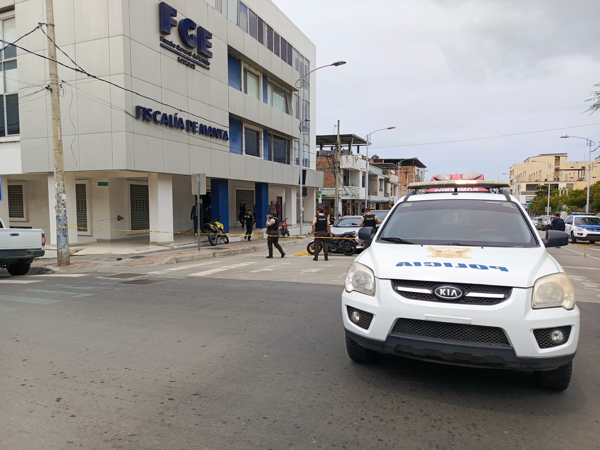El edificio de la Fiscalía en Manta, provincia de Manabí, fue atacado a balazos este lunes 29 de enero del 2024.