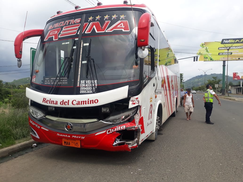 En el sitio Mejía, en la vía Portoviejo-Crucita, se registró un accidente la mañana de este miércoles 7 de febrero del 2024.