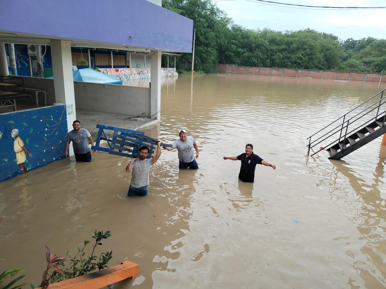 Desalojan la Casa de la Cultura por inundaciones