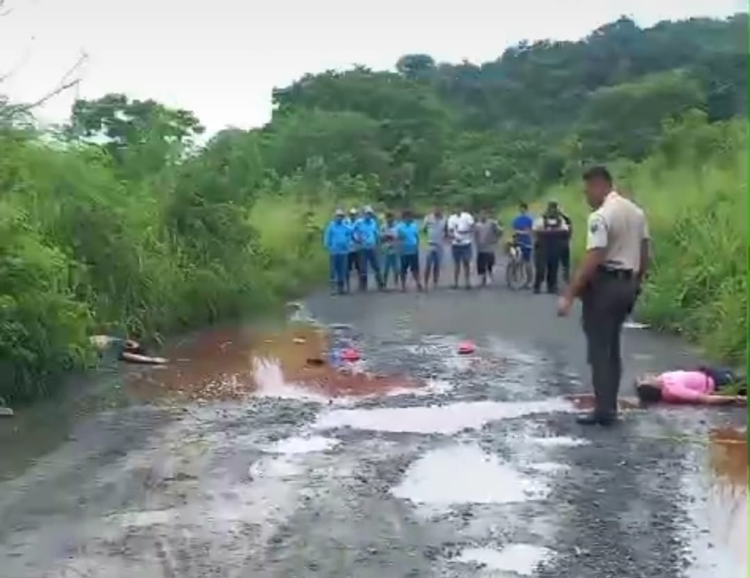 Dos personas son asesinadas en la vía Simbocal-Barquero, en Chone