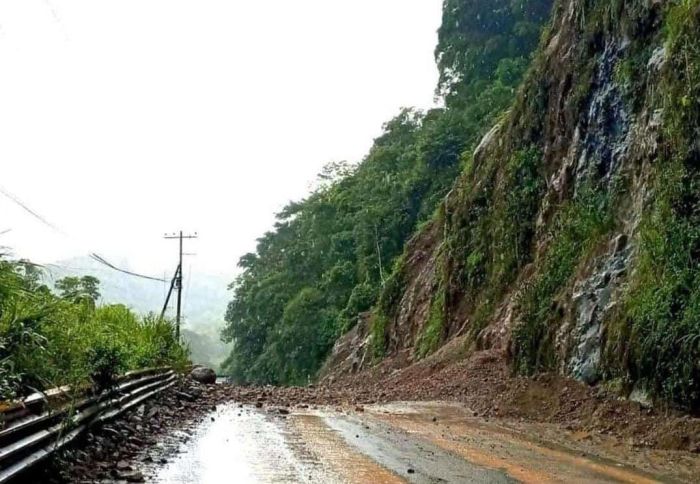 La vía Alóag Santo-Domingo está cerrada al tránsito vehicular