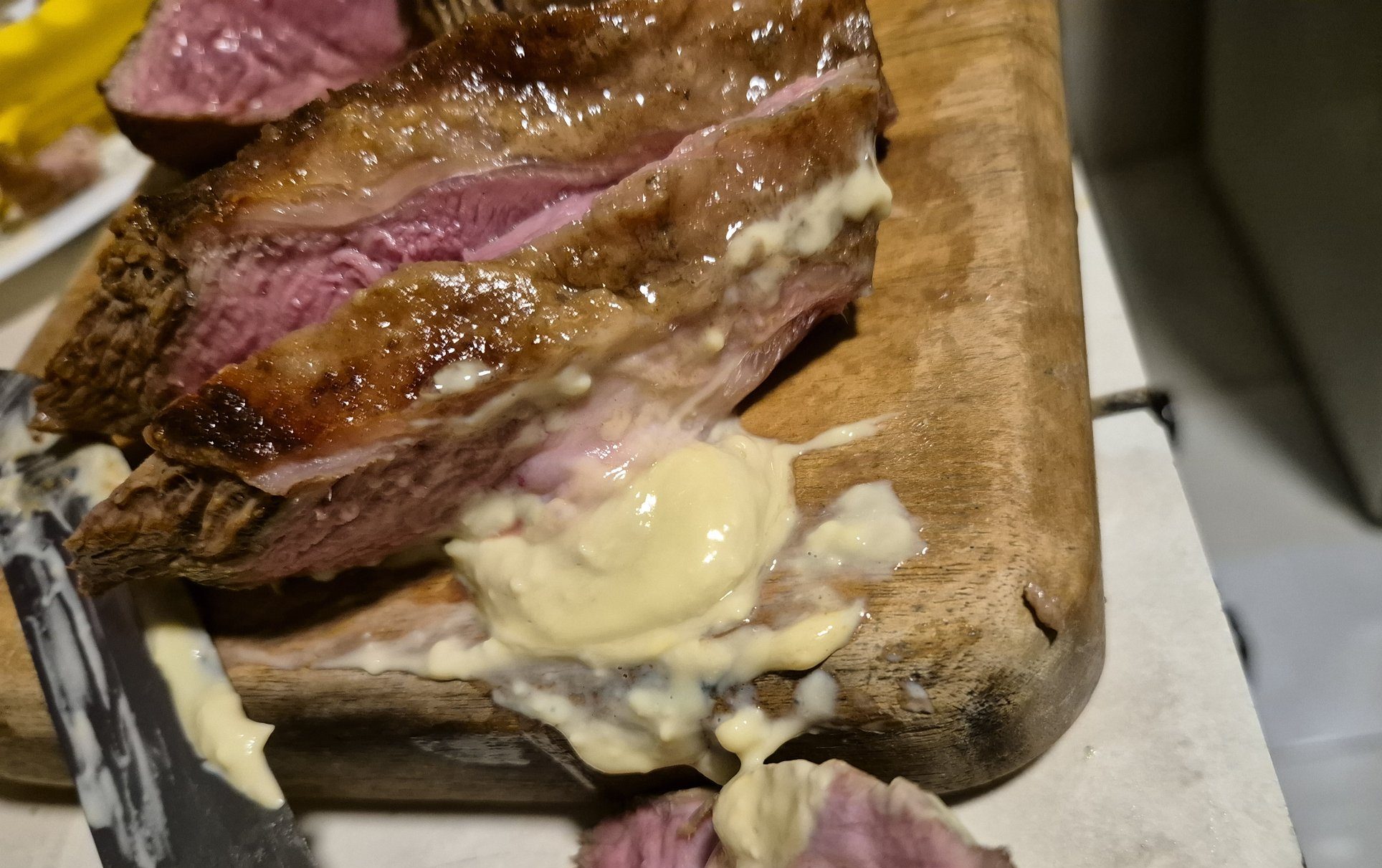 Le salía pus a la carne que compró en una cadena de supermercados