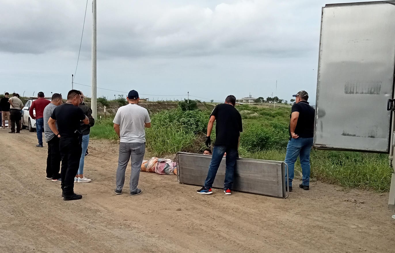 Un hombre apareció muerto en un barrio de Manta