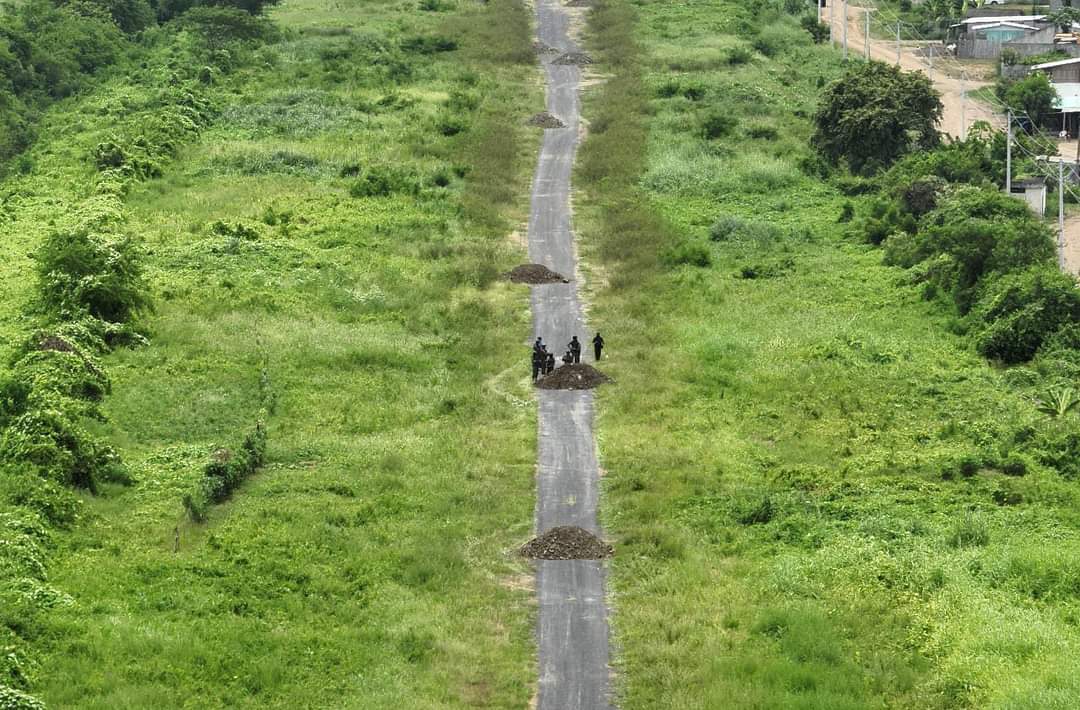 Destruyen presunta pista clandestina en Jama, Manabí