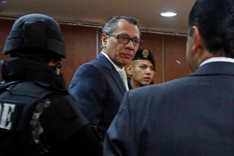 Jorge Glas, exvicepresidente ecuatoriano busca impedir que la justicia ecuatoriana revise sus dos celulares tras su detención.