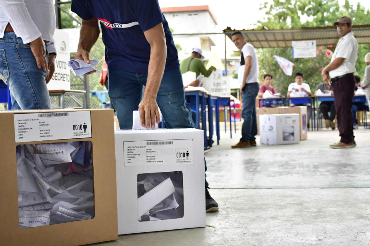 La Junta Provincial Electoral de Manabí, del CNE, a través de la Sesión Extraordinaria, declaró el reemplazo de un recinto electoral.
