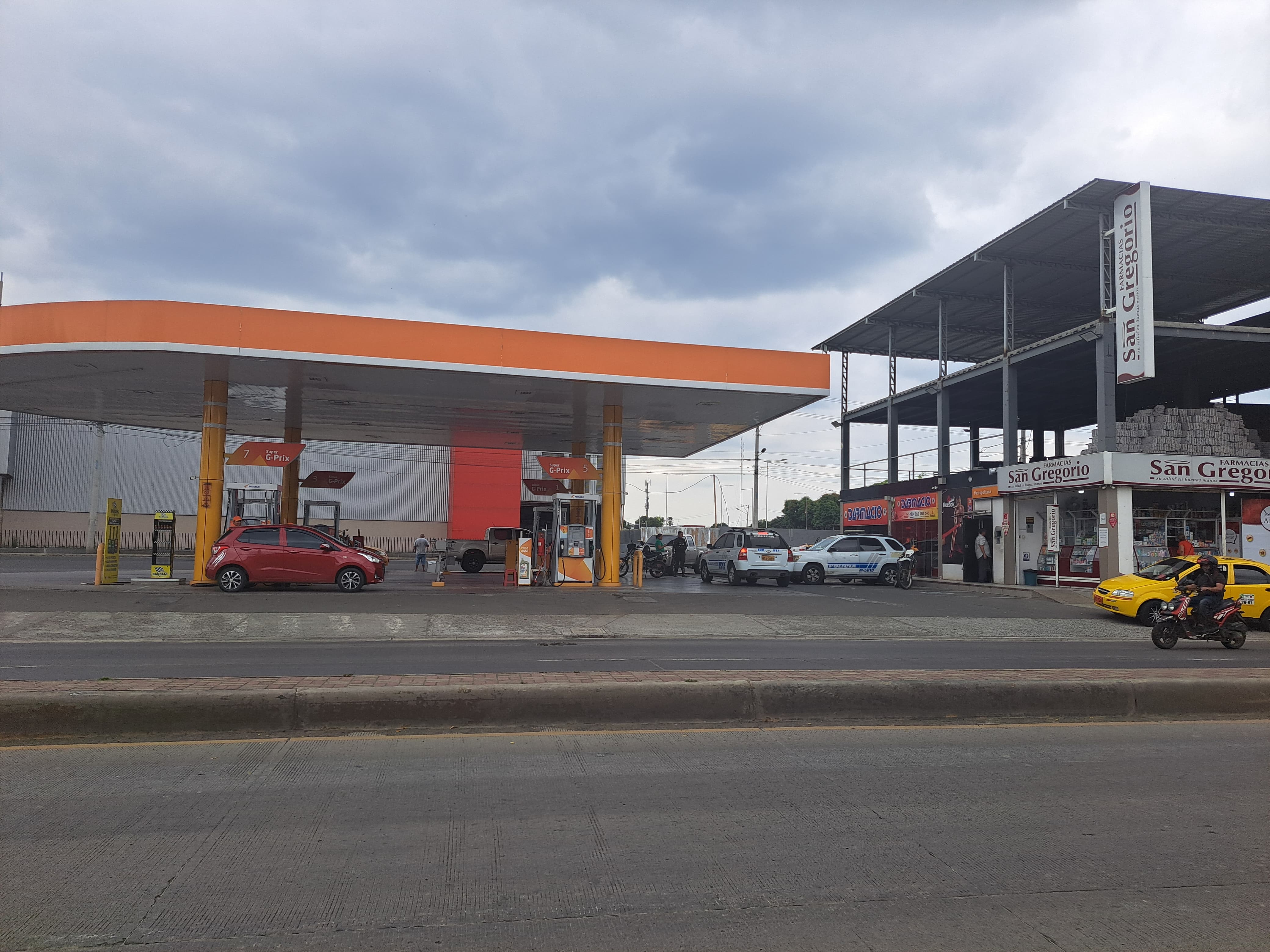 Delincuentes asaltaron en una gasolinera