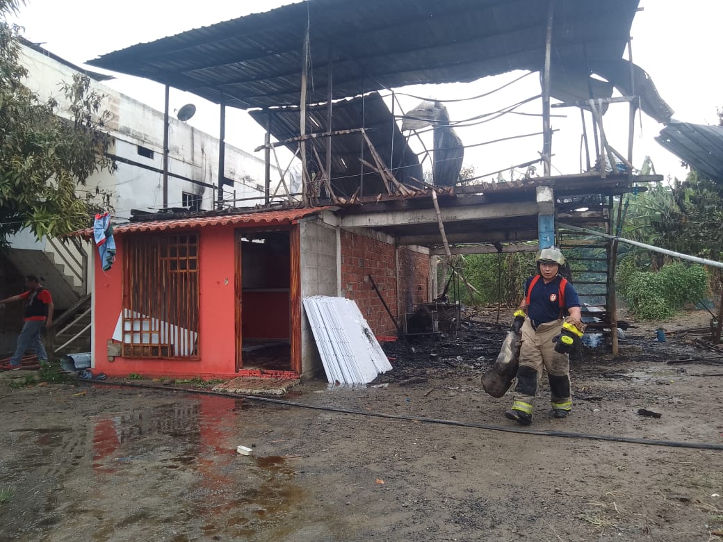 incendio en el negrital Portoviejo