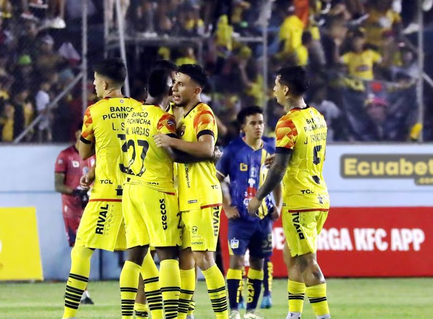 Barcelona, aún con posibilidades matemáticas de seguir con vida en la Copa Libertadores, visitará a Talleres de Argentina.