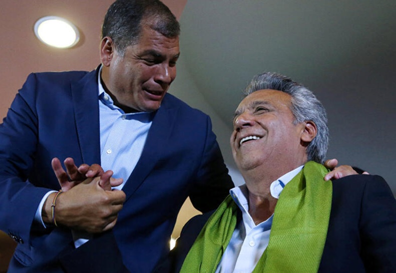 El expresidente Lenín Moreno volvió a acusar a su examigo y también expresidente de Ecuador, Rafael Correa, de planear actos en su contra.