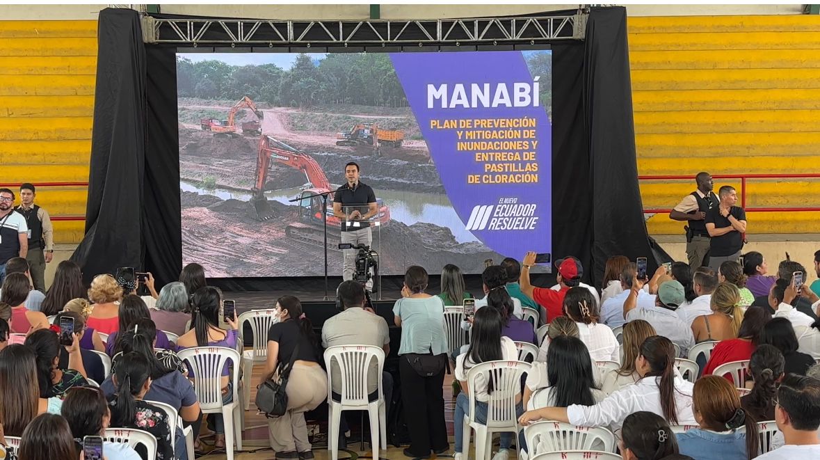 Daniel Noboa supervisó avances de obras de mitigación en Chone