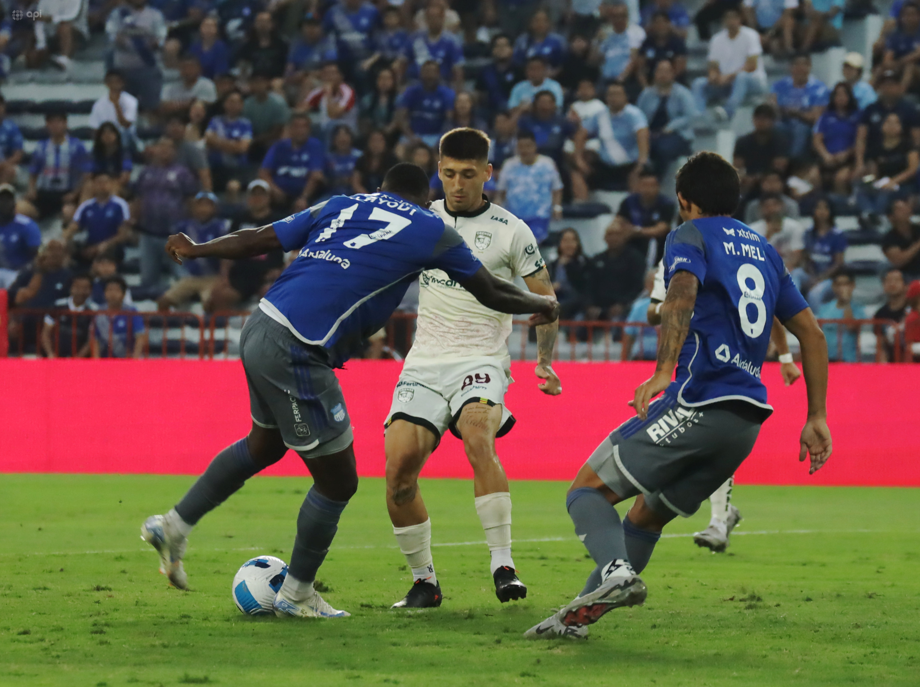 Emelec volvió a caer en condición de local, esta vez ante Orense. El equipo de Machala vive una segunda etapa de ensueño, mientras que Emelec se hunde.