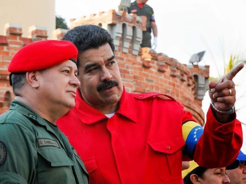 La justicia argentina  ha ordenado la detención de Nicolás Maduro y Diosdado Cabello, políticos reconocidos de Venezuela.