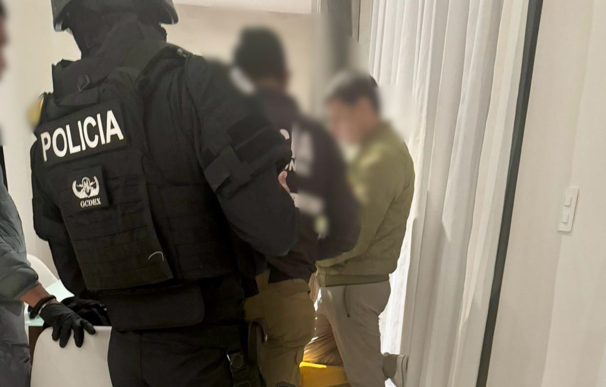 Caso Pantalla: La Fiscalía ejecuta allanamientos y detenciones en Quito